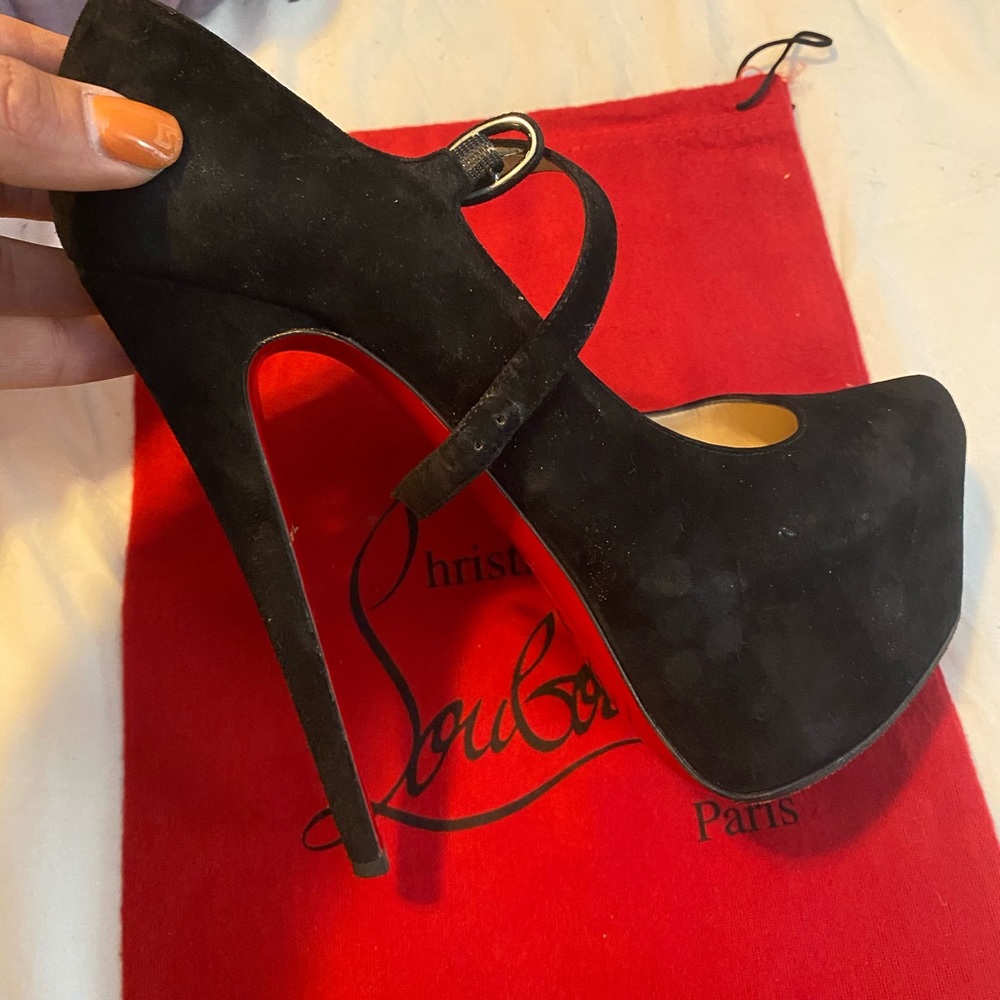 CHRISTIAN LOUBOUTIN BLK LADY VELOUR PUMPS - Picture 10 of 14